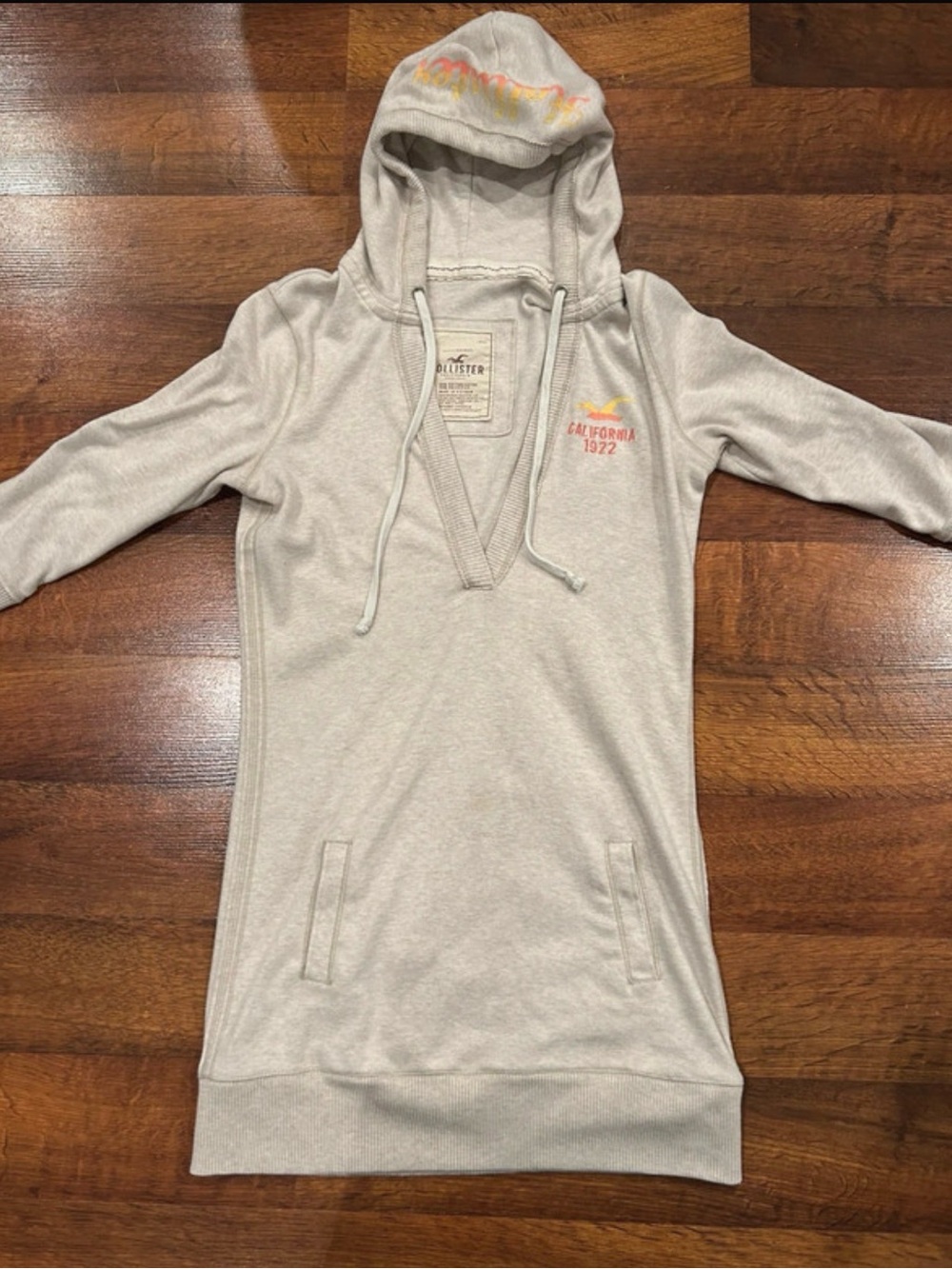 Y2K Hollister Gray Quarter Sleeve Summer Hoodie
Medium Vintage